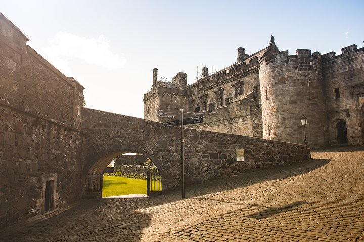 Stirling Castle, Loch Lomond and Cruise Day Tour from Glasgow - Photo 1 of 6